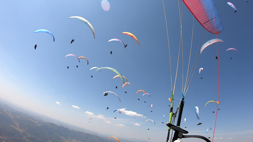 Volando Parapente en el Open Nirgua, estado Carabobo de Venezuela